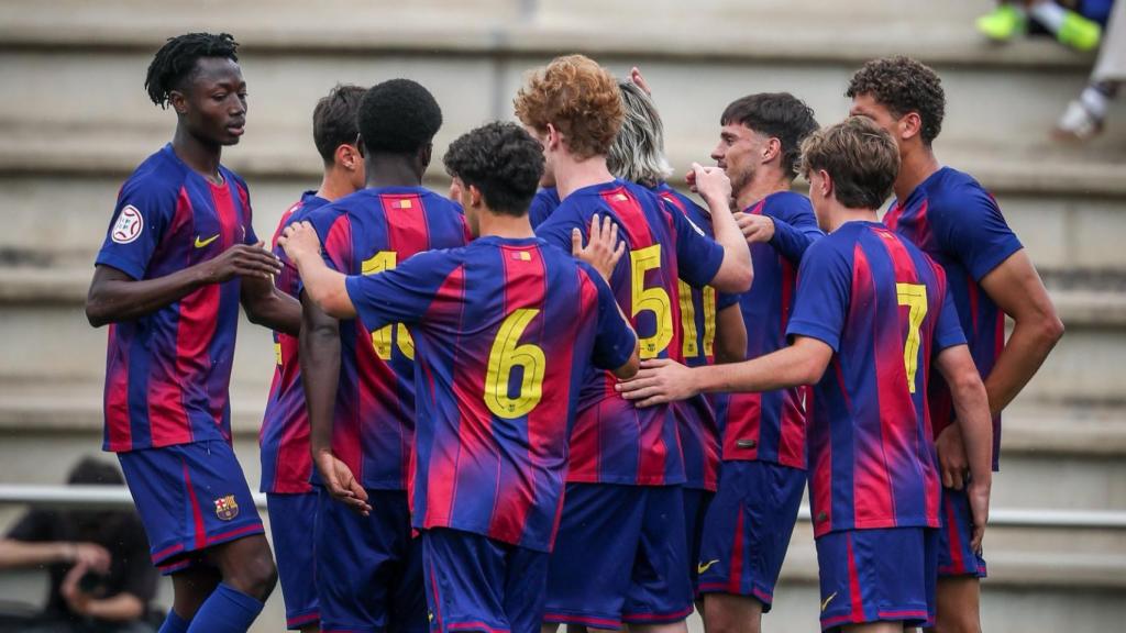 Los jugadores del Juvenil A del Barça celebran la conquista de la Liga