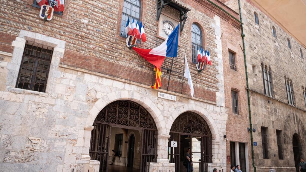 Entrada a l'Hôtel de Ville de Perpinyà