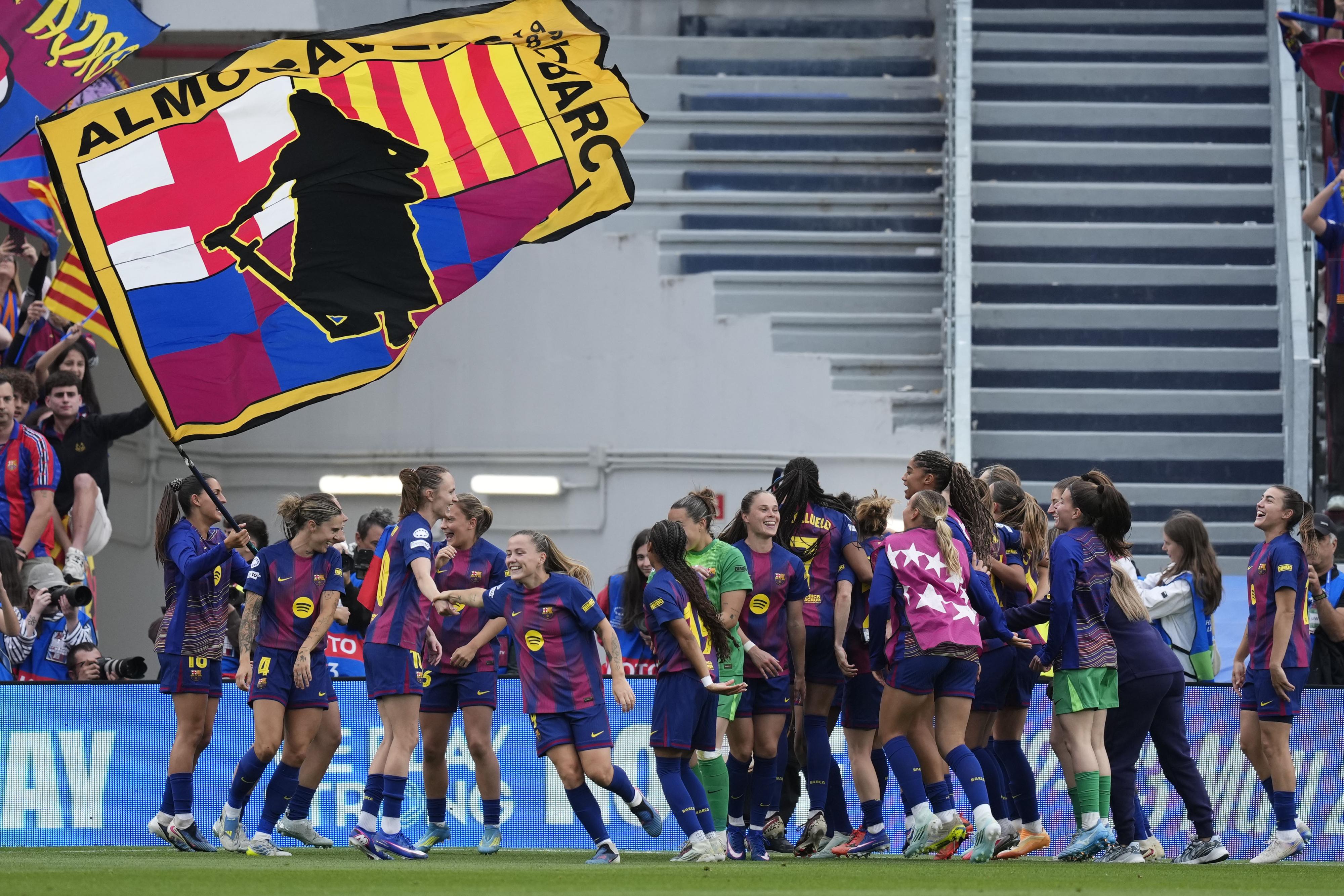 Les jugadores del Barça Femení celebren el pas a la final de la Champions League