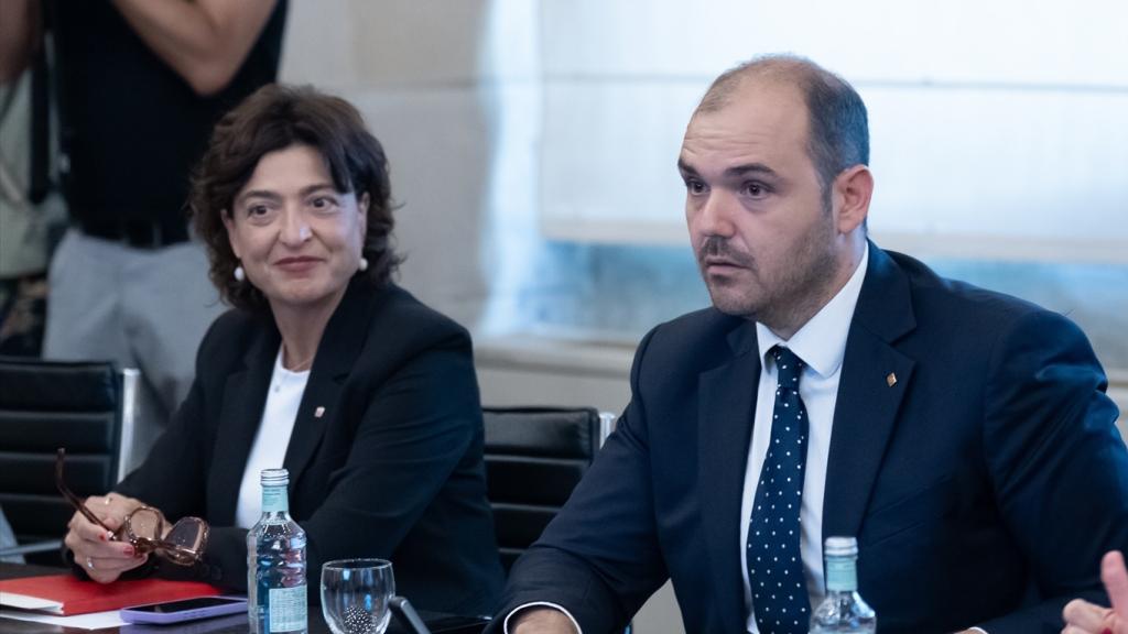 El conseller de la Presidència, Albert Dalmau, al costat de la secretària general Eva Giménez, el departament de la qual ha pilotat el decret llei de mesures urgents en l'àmbit urbanístic