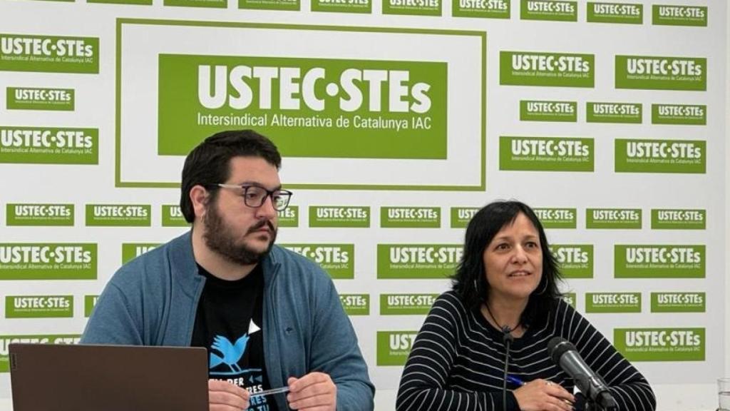 El coordinador de la secretaria d'acció sindical d'Ustec·Stes, Andreu Montbrú, i la portaveu del sindicat, Iolanda Segura