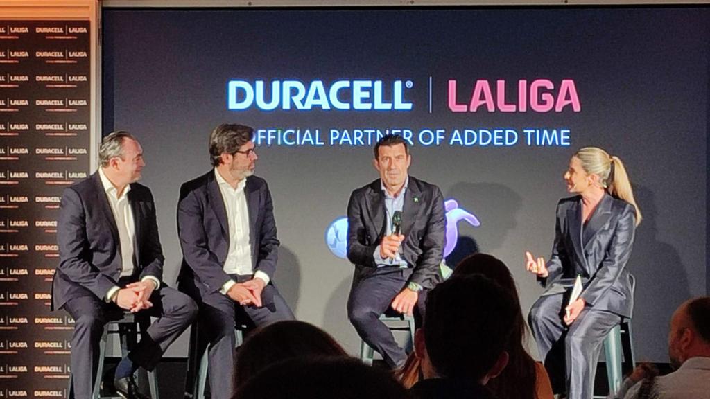 Luis Figo, en un acto de patrocinio de la Liga con Duracell