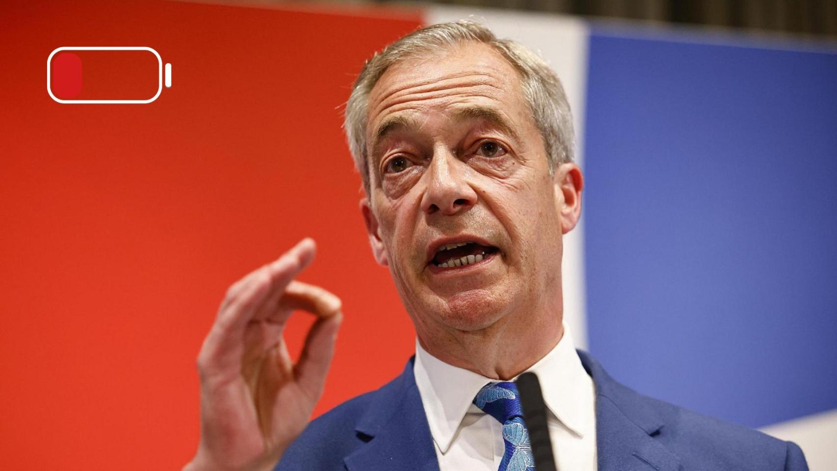 Un montaje con una imagen de Nigel Farage de fondo con una pila roja