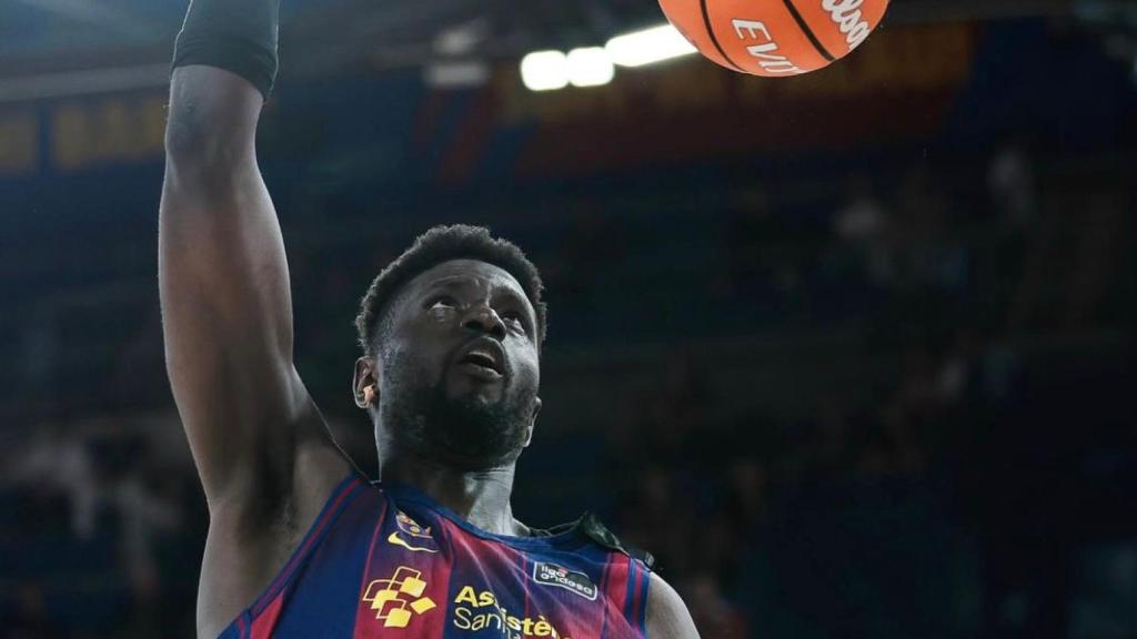 Youssoupha Fall en el Barça de basket-San Pablo Burgos de la ACB