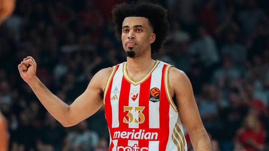 Jordan Nwora amb l'Estrella Roja