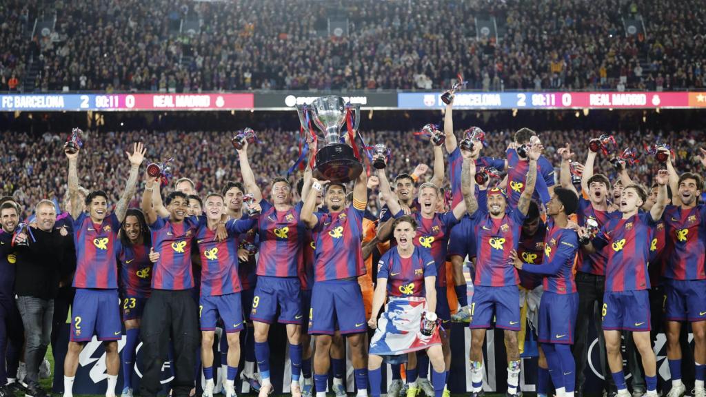 Los jugadores del Barça celebran la Liga