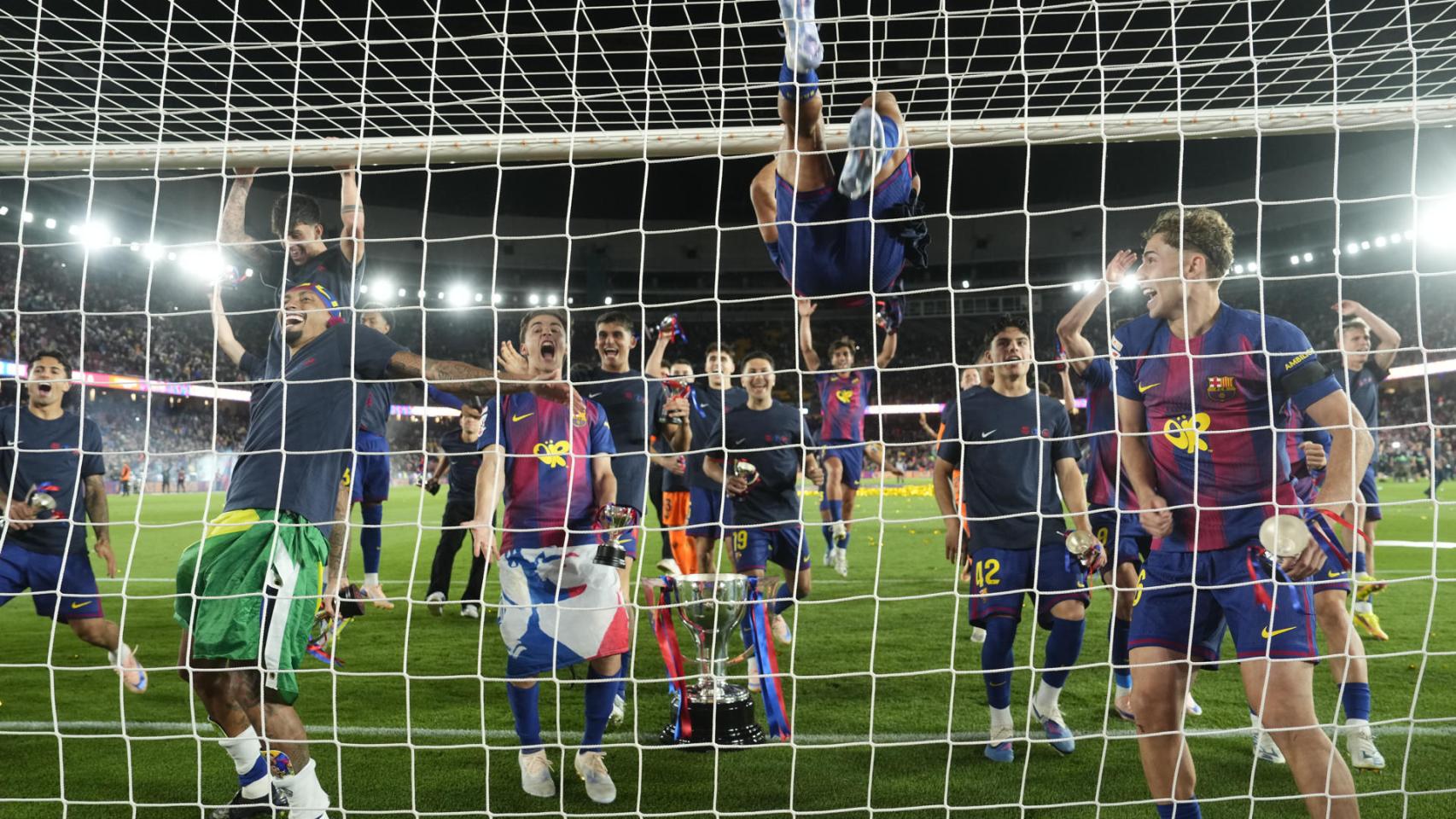 La plantilla del Barça celebra la Liga en el Spotify Camp Nou