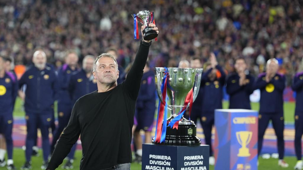 Hansi Flick celebra la Lliga al Camp Nou