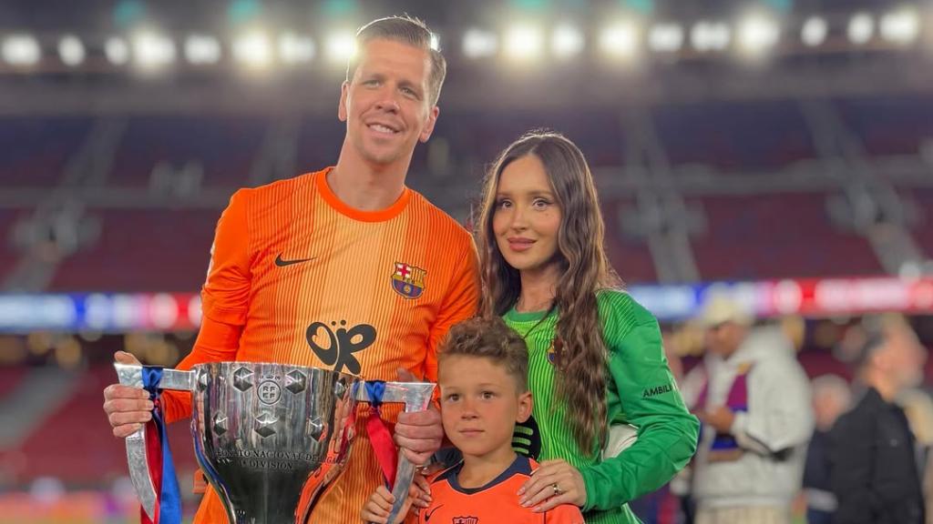 Wojciech Szczesny celebra la Lliga amb la seva família