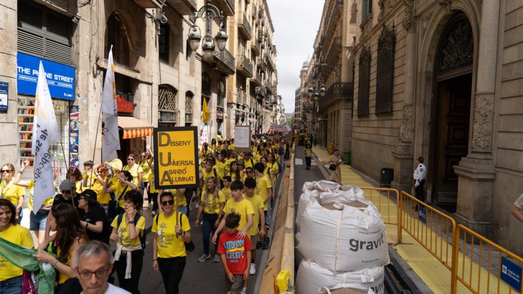 Manifestació de professors a la Via Laietana de Barcelona