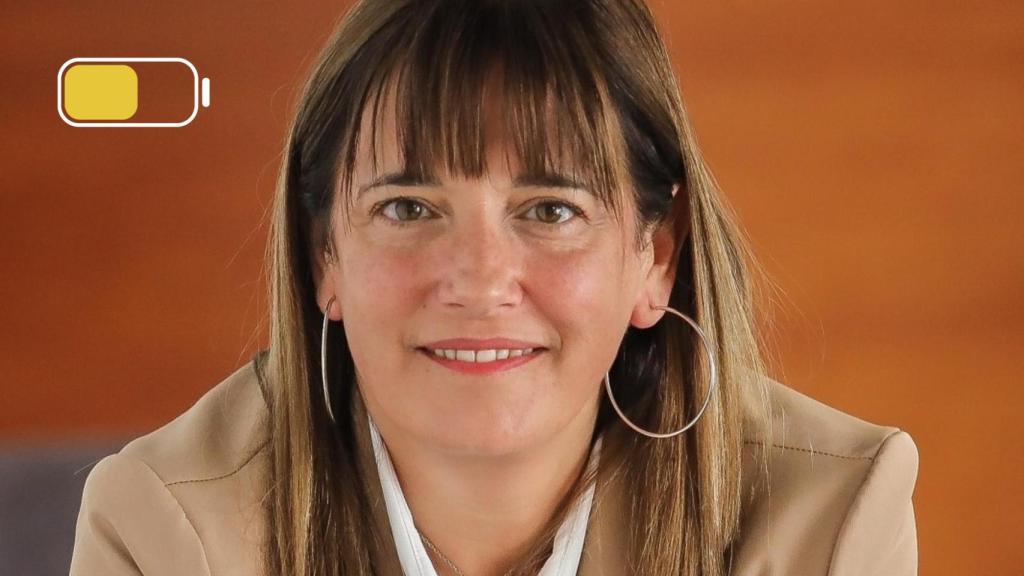 Un montaje con una imagen de Gemma Badia, la alcaldesa de Gavà, de fondo