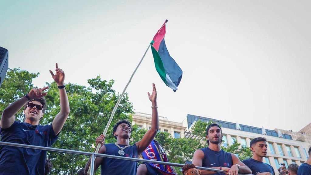 Lamine Yamal i la bandera palestina.jpg