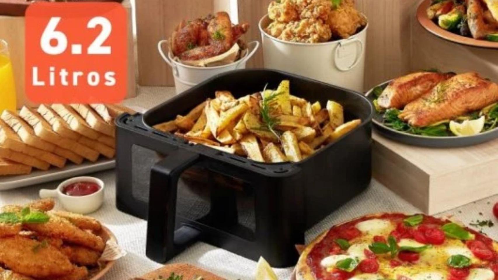 Imagen de una freidora de aire llena de patatas fritas.jpg