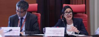 La consellera de Interior y Seguridad Pública, Núria Parlon, junto con el director general de los Mossos d'Esquadra, Josep Lluís Trapero, en la Comisión de Interior y Seguridad Pública de este miércoles