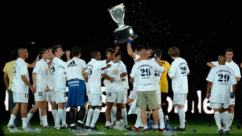El Real Madrid gana su Liga número 29 en 2003
