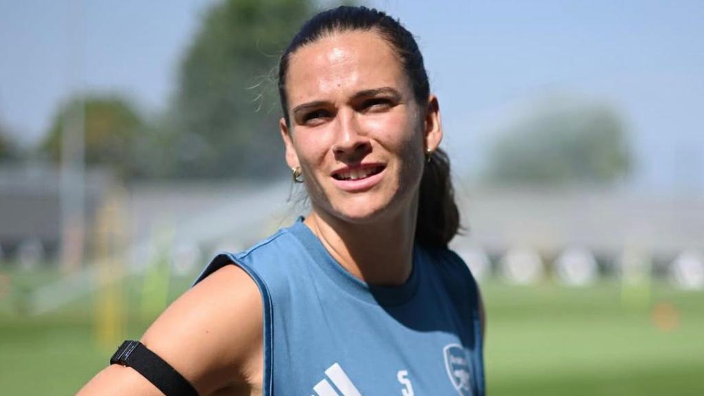 Laia Codina en un entrenament amb l'Arsenal