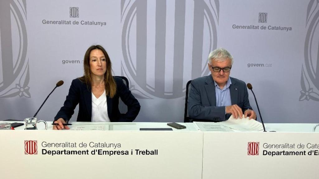 Laura Freixas, directora general de Inspección de Trabajo de Cataluña (ITC), y Paco Ramos, secretario general de Empresa, en una comparecencia
