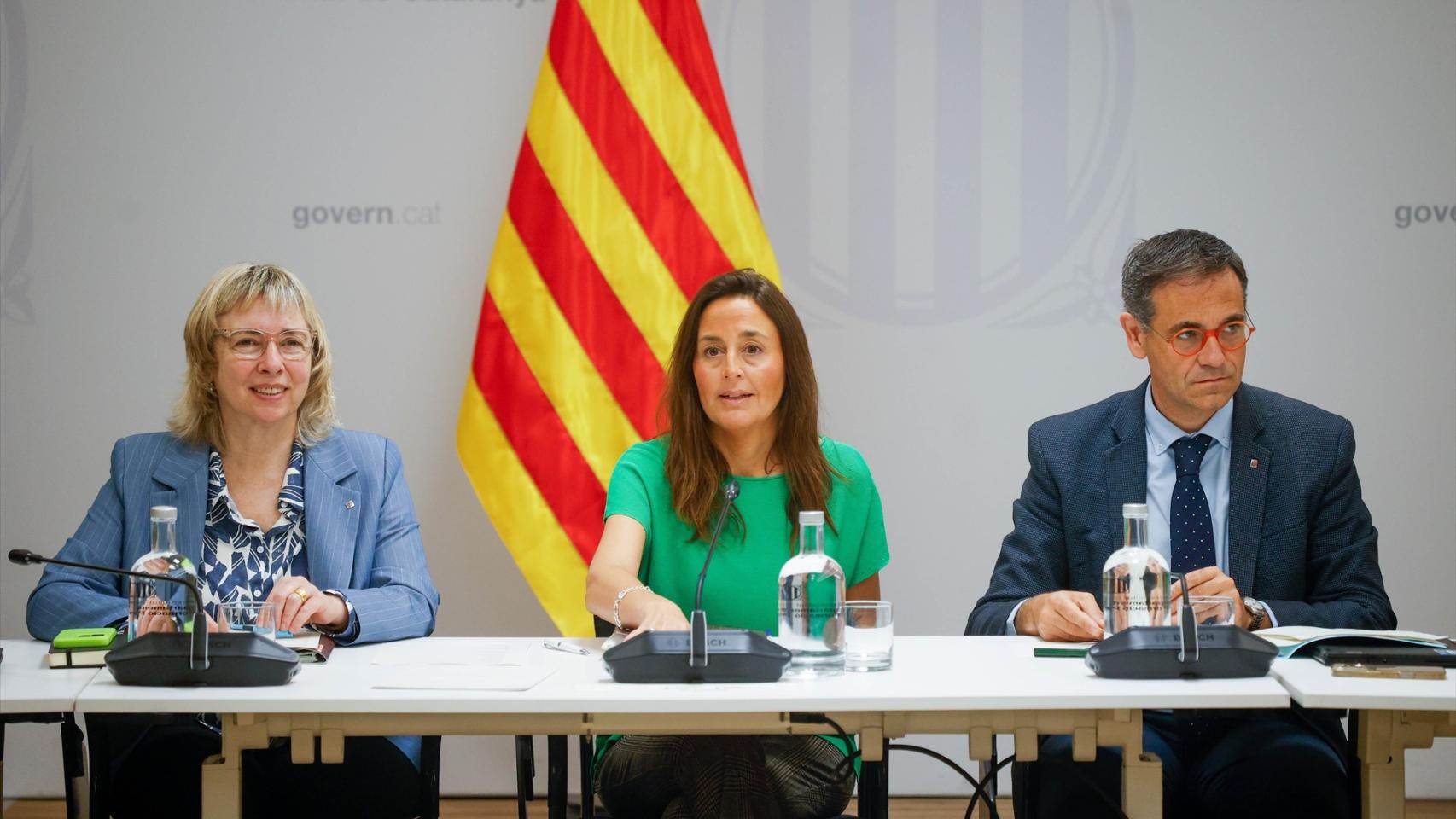 La consellera de Educación y Formación Profesional, Esther Niubó, se reúne con los sindicatos en la Mesa Sectorial de Educación, a 14 de mayo de 2026, en Barcelona