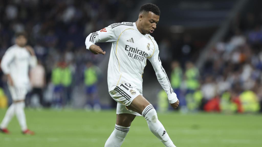 Kylian Mbappé fa una bicicleta al Reial Madrid-Reial Oviedo