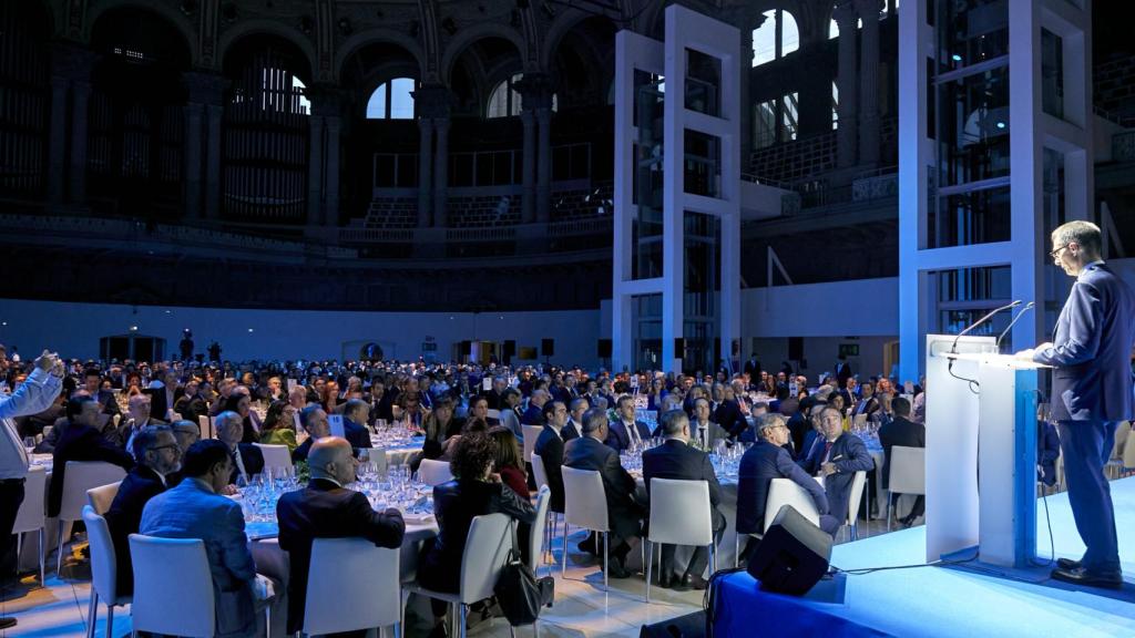 Imatge de l'últim sopar de gala d'Expoquimia a la Sala Oval del Museu Nacional d'Art de Catalunya (MNAC)