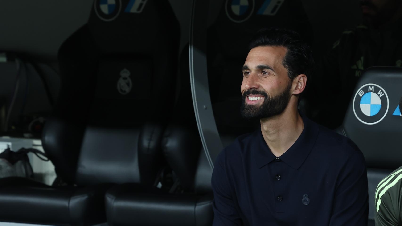 Álvaro Arbeloa sonríe en el Real Madrid-Real Oviedo de Liga