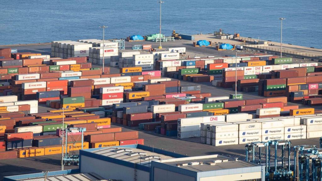 Terminal de contenedores en la Zona de Logística del Puerto de Barcelona