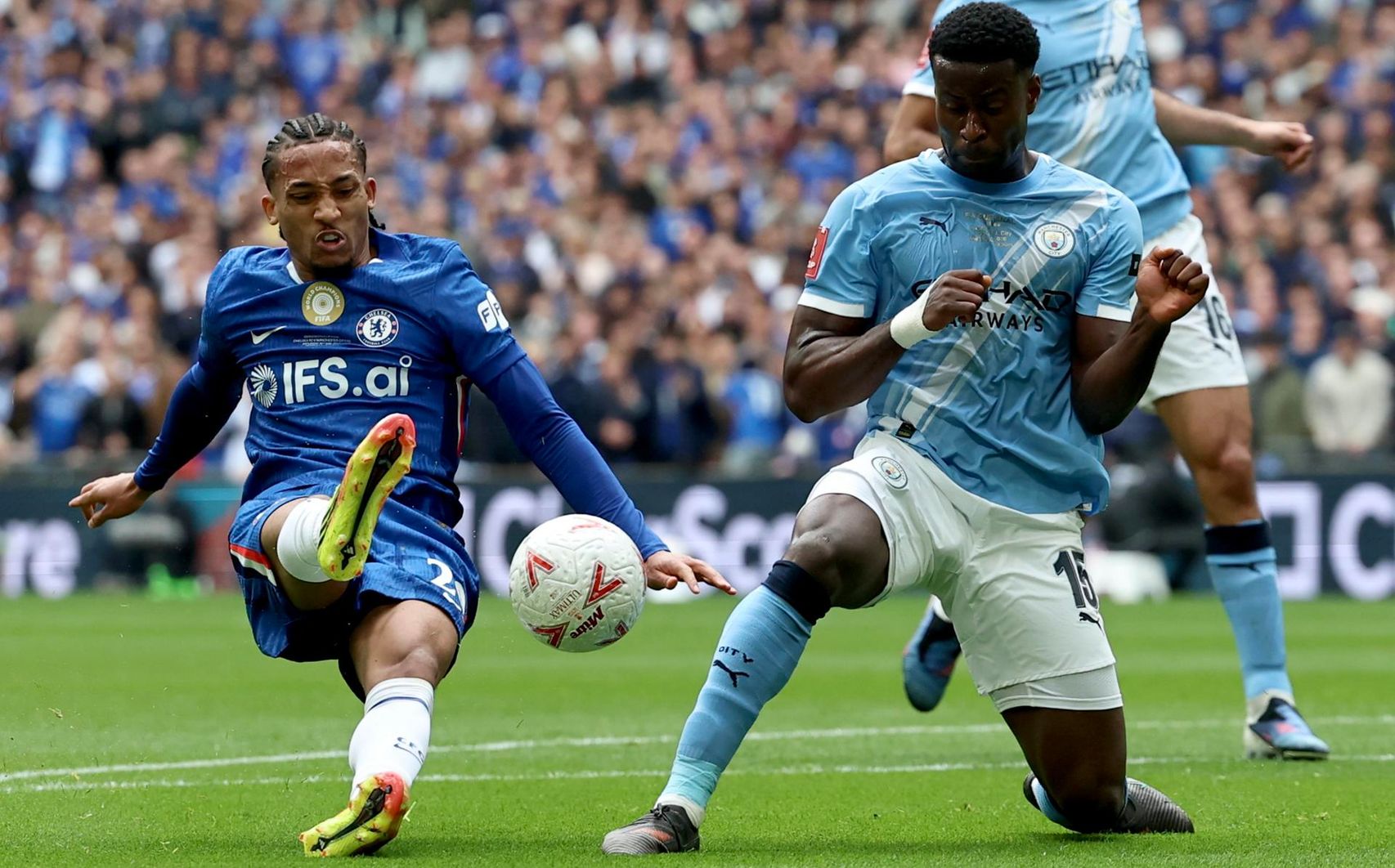 Joao Pedro a la final de la FA Cup contra el City