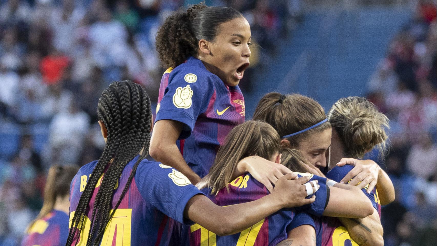 El Barça Femenino celebra el gol de Claudia Pina en la final de la Copa de la Reina contra el Atlético de Madrid
