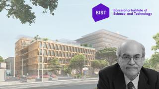 El 'exconseller' Andreu Mas-Colell, el logo de su BIST y el futuro Mercat del Peix de la UPF