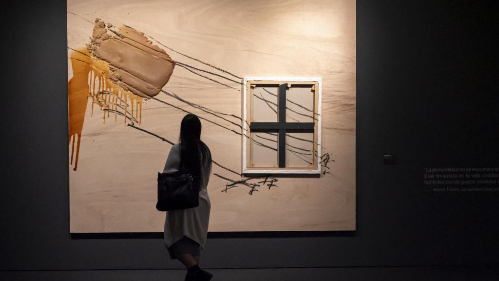 Una de les obres de la col·lecció de la família Tàpies que es pot veure a València.