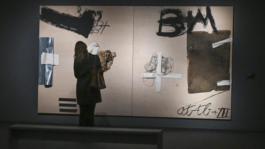 Imatge de sala de l'exposició Tàpies. Última dècada (2002-2012).
