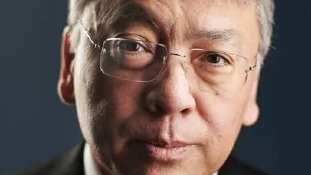  El escritor  Kazuo Ishiguro 