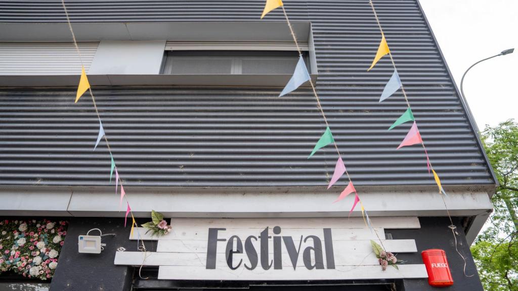Façana del bar Festival