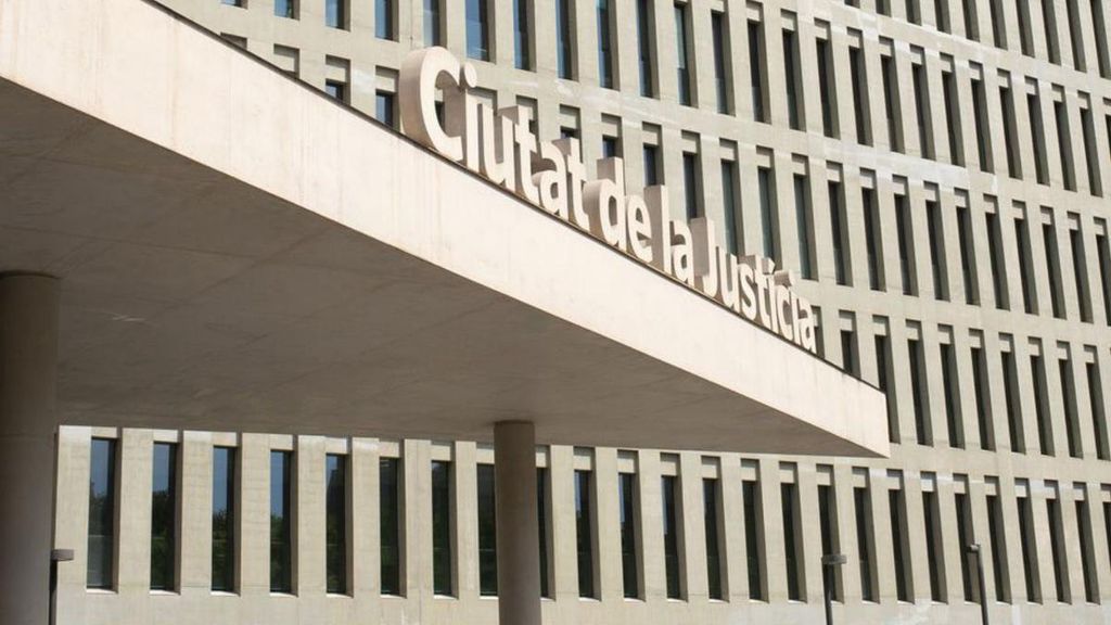 Imagen de la entrada a la Ciutat de la Justicia de l'Hospitalet