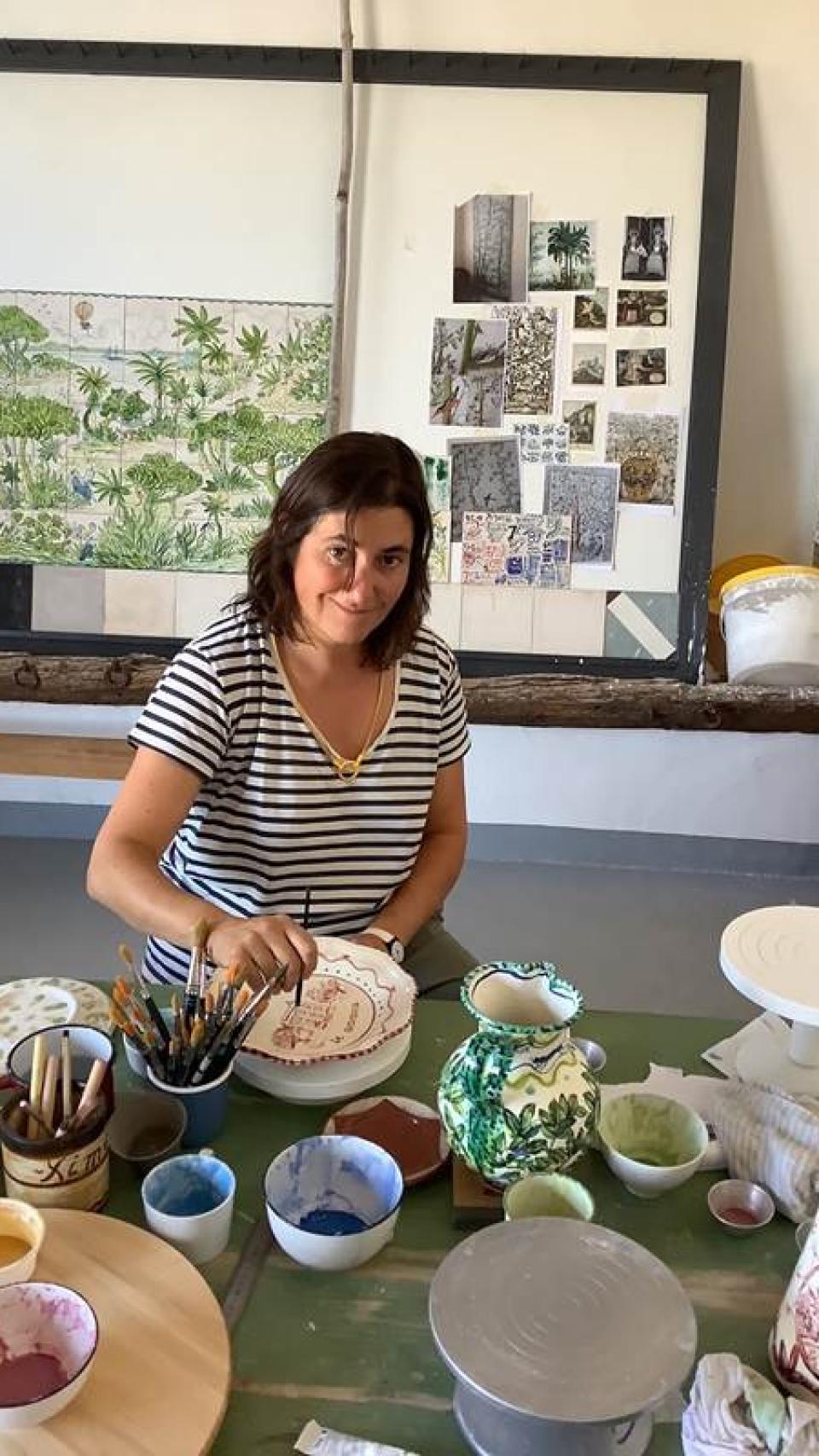Ximena Maier en su estudio de Évora (Portugal).