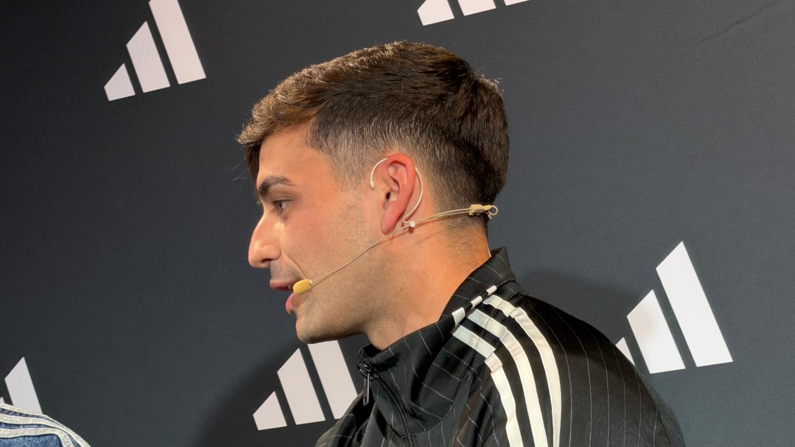 Pedri, en el acto de renovación de su contrato con Adidas