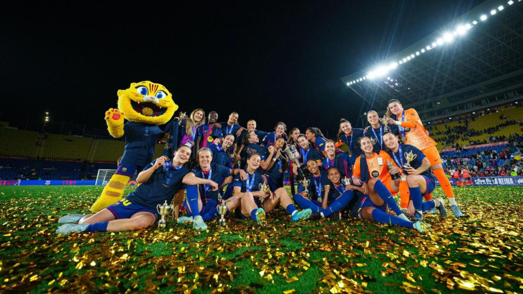Las jugadoras del Barça Femenino celebran la conquista de la Copa de la Reina