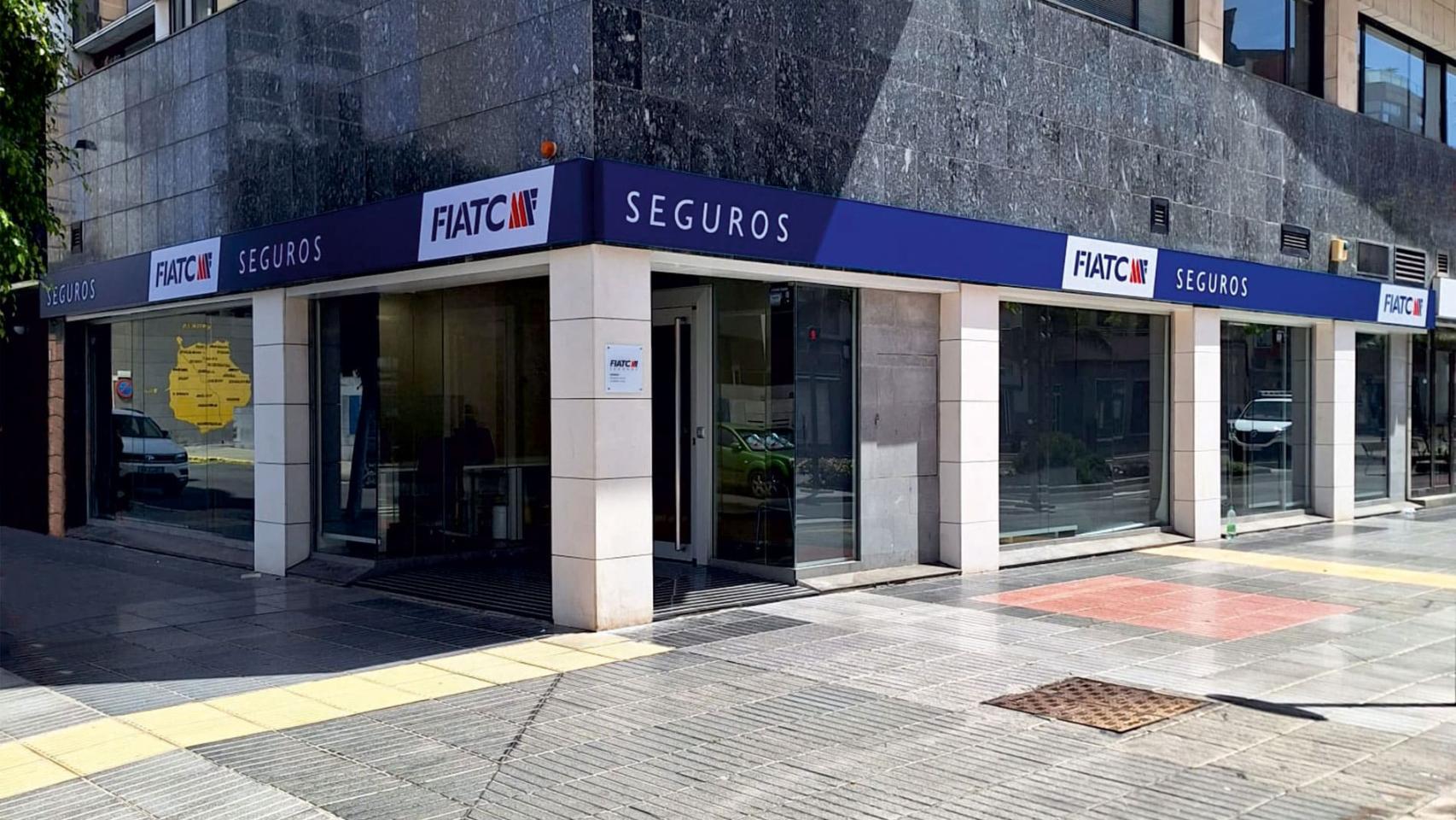 Fachada de un local de Fiatc