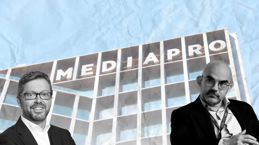 Sergio Oslé y Carlos Nuñez con el edificio de Mediapro de fondo