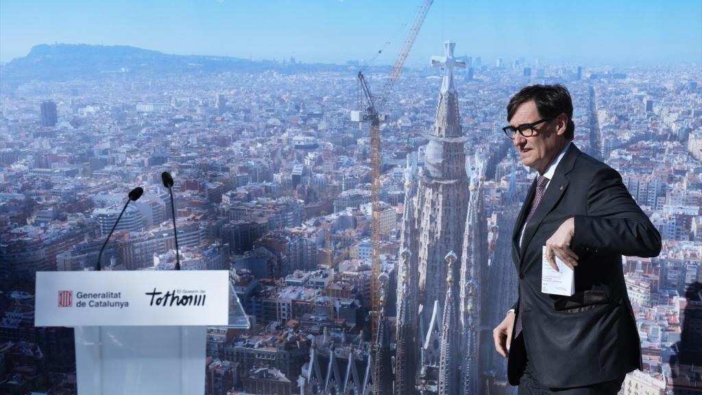 El presidente de la Generalitat de Catalunya, Salvador Illa, interviene durante la inauguración de la exposición 'Gaudí.