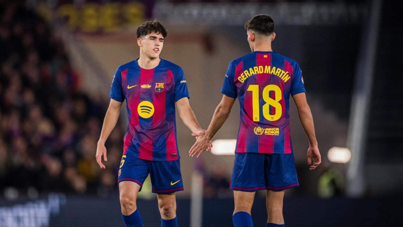 Pau Cubarsí y Gerard Martín en el Barça-Athletic Club de la Liga 2025-26