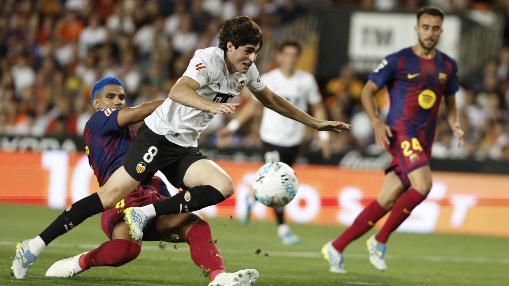 Araujo, contra el Valencia