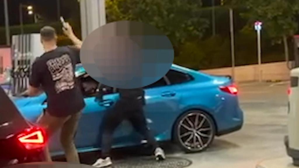 Los Mossos abren fuego en Badalona tras ser embestidos por un coche robado