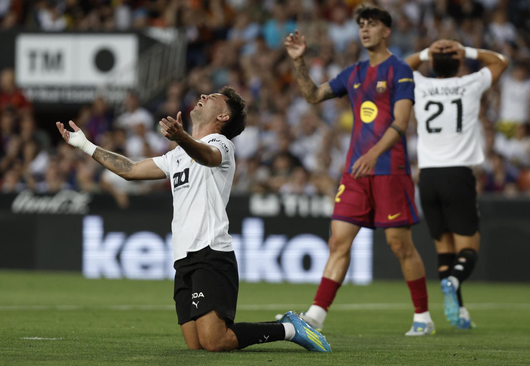 Marc Bernal, contra el Valencia