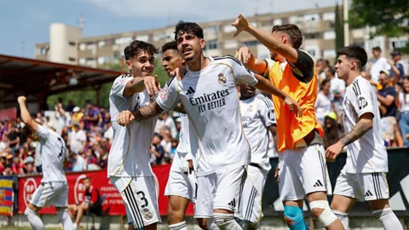 Los jugadores del Real Madrid celebran la victoria ante el Barça