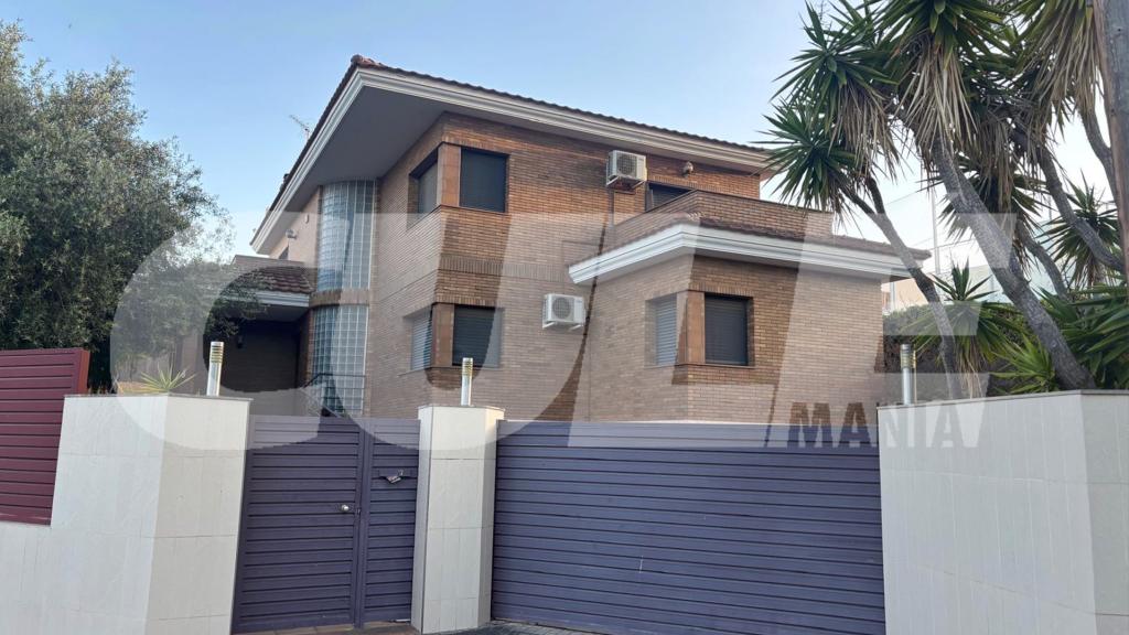 La casa acabada de comprar per Leo Messi a Castelldefels