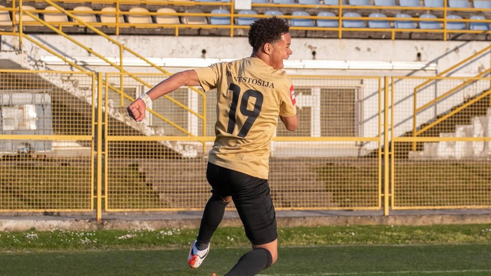 Rafael Belinho celebra un gol con el NK Kustosija