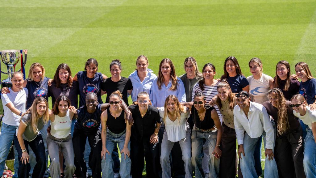 Alexia Putellas, junto a sus compañeras en su despedida del Barça Femenino