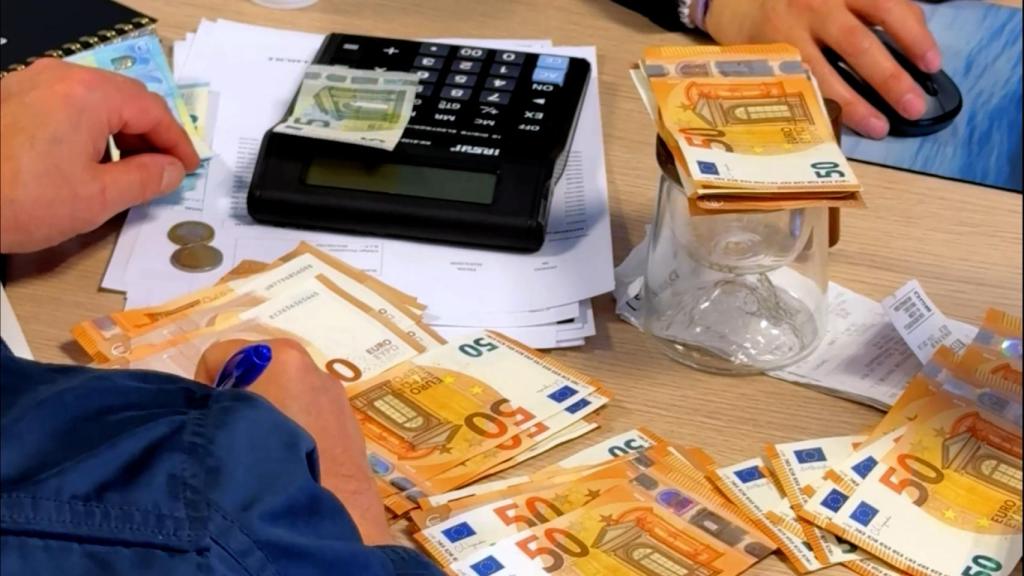 Part dels diners en efectiu intervinguts durant l'operatiu de detenció