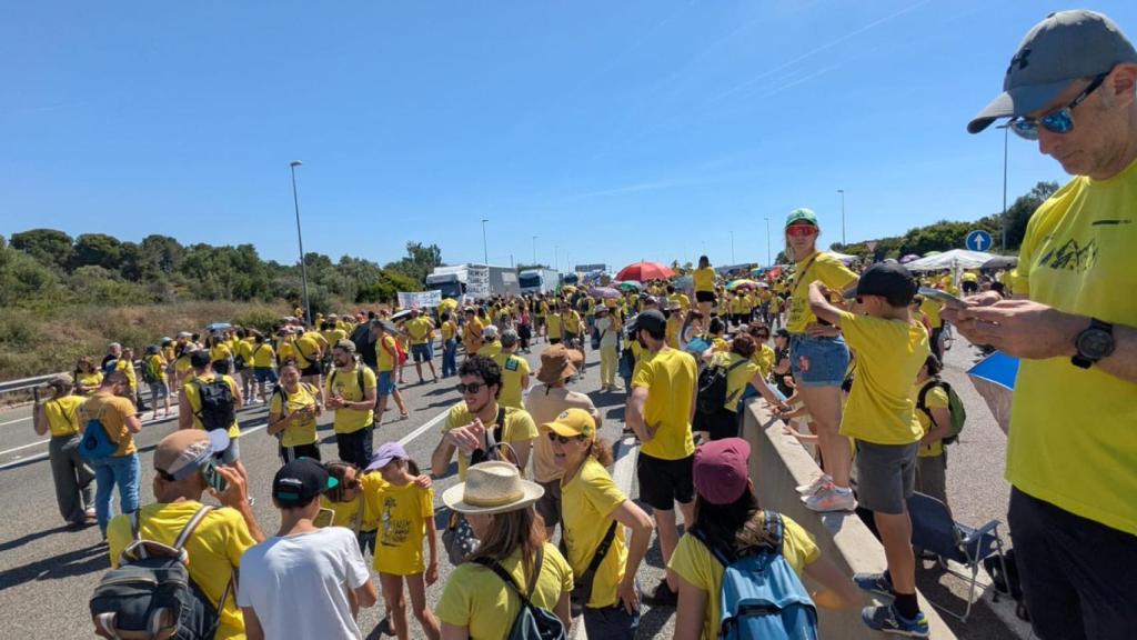 Els docents han tallat l'AP-7 a Girona aquest dimecres